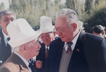 С.Эралиев с Алтаем Борубаевым