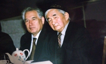 С.Эралиев с Ч.Айтматовым