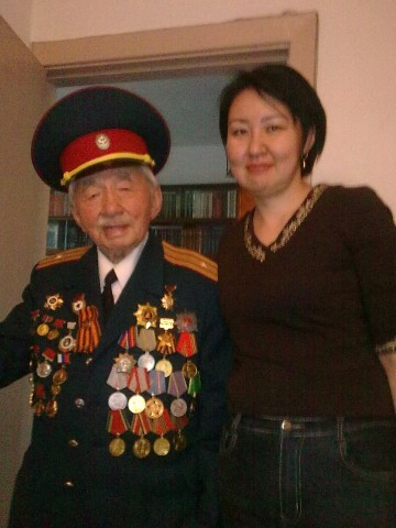 С.Эралиев с внучкой